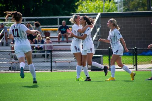 womenssoccer-endicott-malick